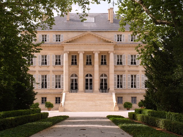 chateau-margaux-459568_640